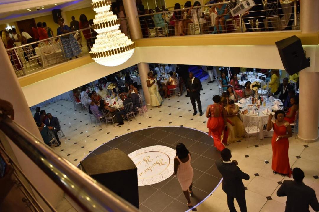 Safyad Hotel Яунде Екстер'єр фото
