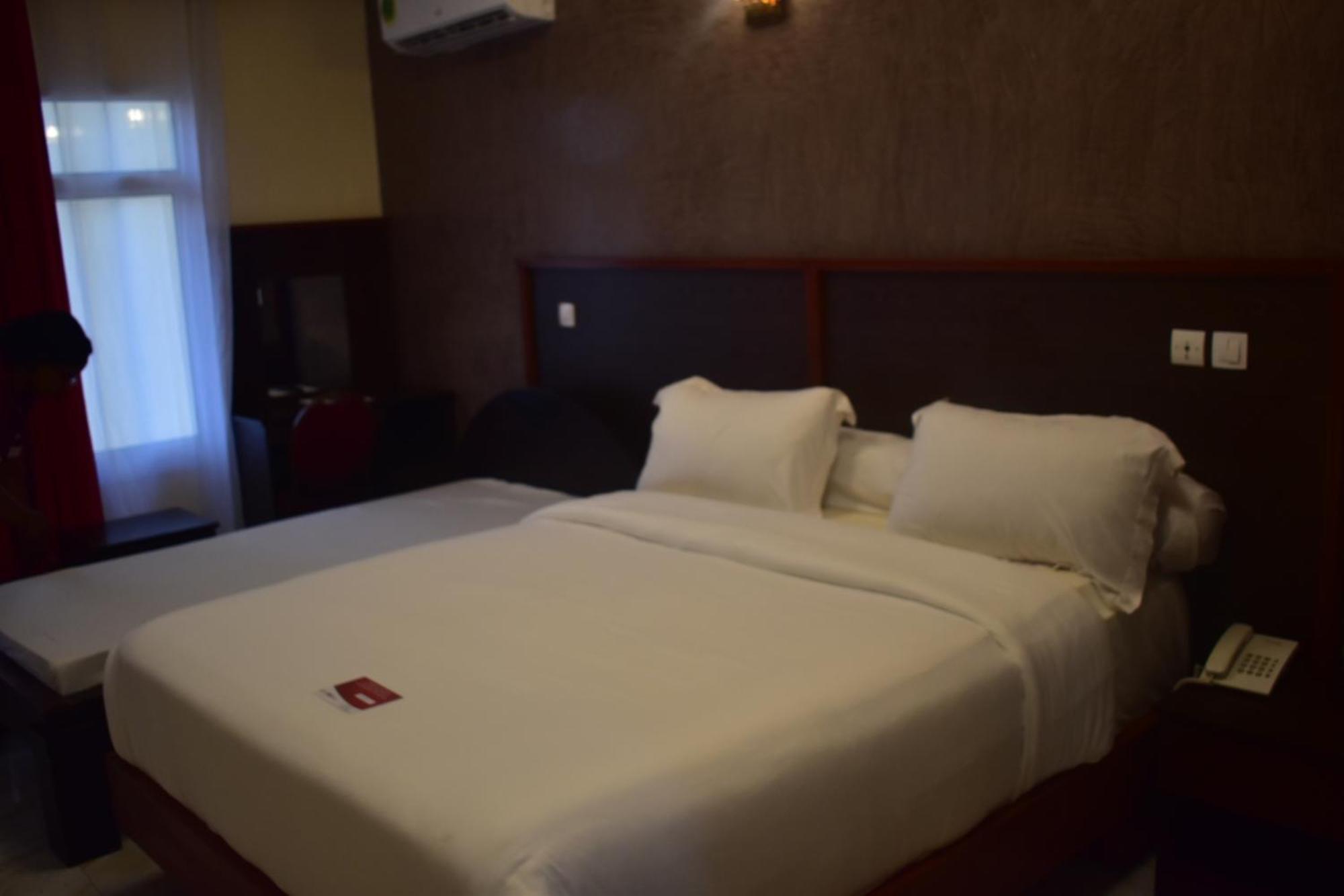 Safyad Hotel Яунде Екстер'єр фото