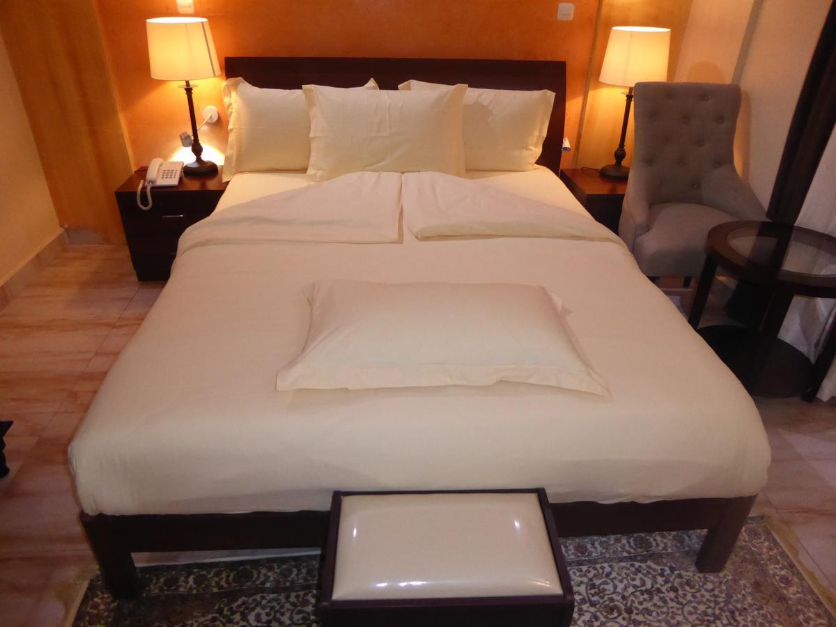 Safyad Hotel Яунде Екстер'єр фото