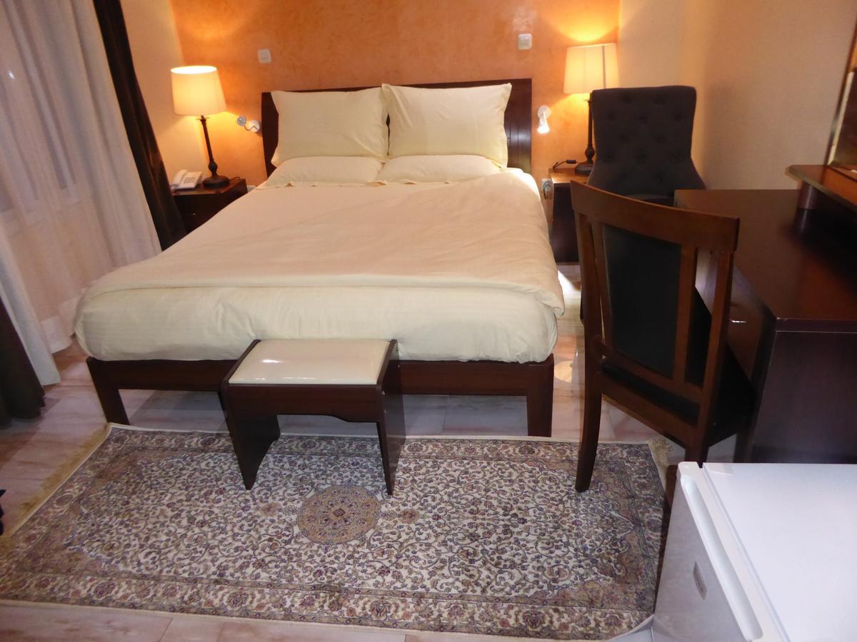 Safyad Hotel Яунде Екстер'єр фото