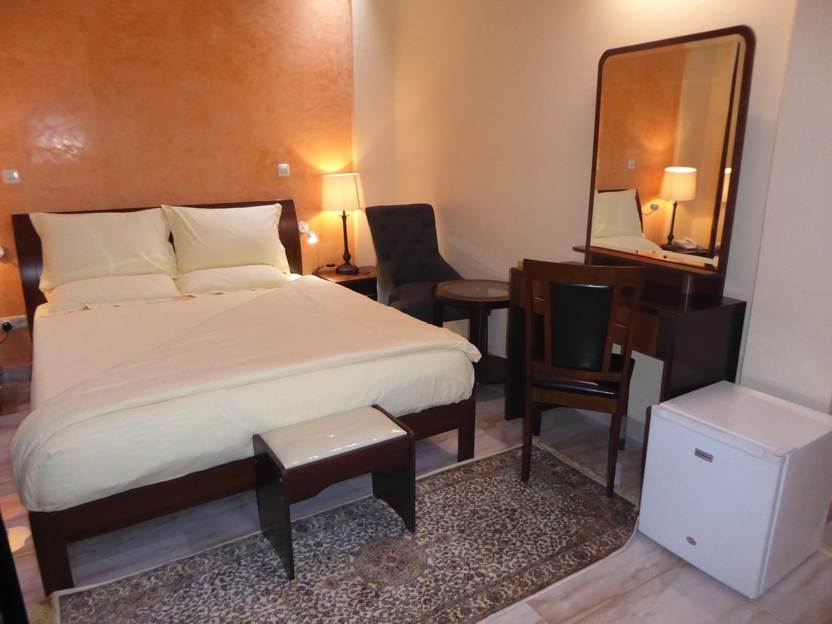 Safyad Hotel Яунде Екстер'єр фото